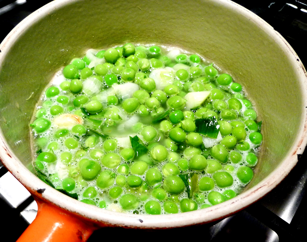 peas cooking